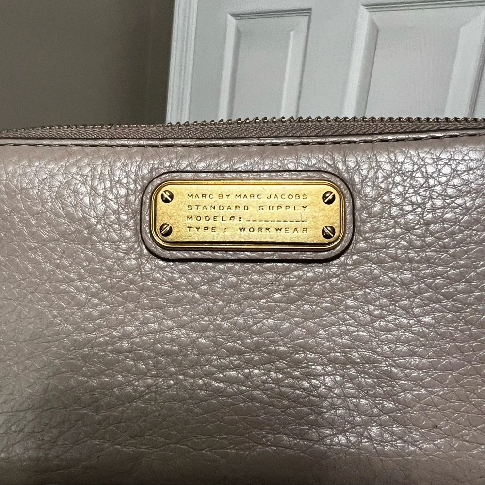 Marc Jacobs Wallet - Picture 2 of 3